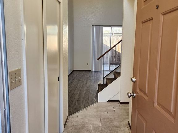 3rd image of 1313 Claus Rd #B