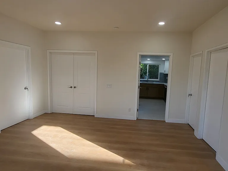 7350 Mooney Dr — Photo 12