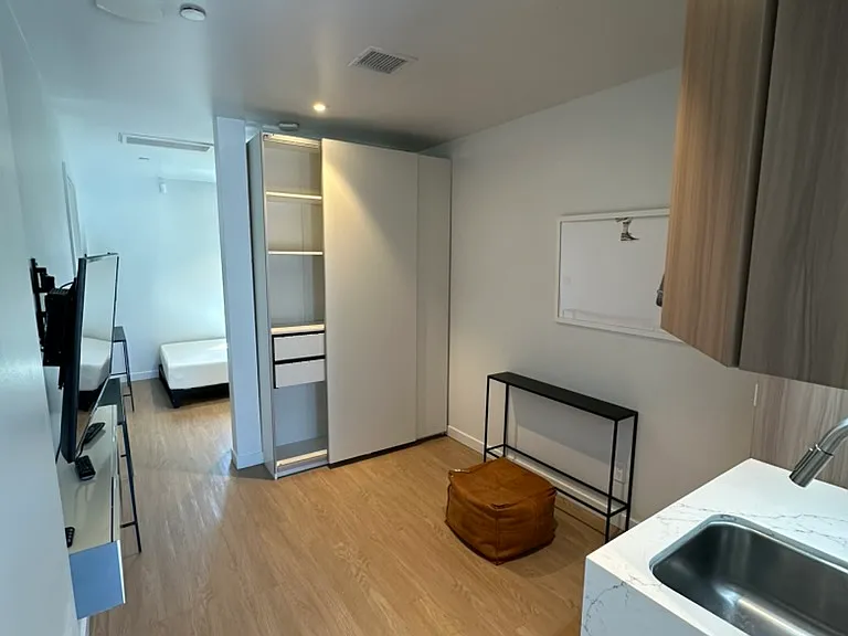 1446 Yale St #F — Photo 2