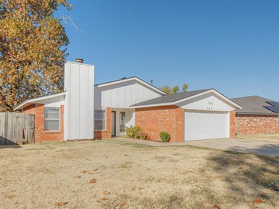 3rd image of 705 Crown Dr
