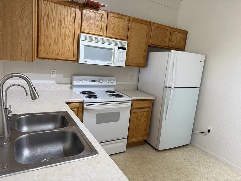 905 S Zeno Way #102 — Photo 6