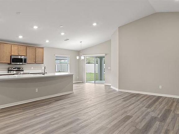 3rd image of 5587 Buckeye Bend Dr