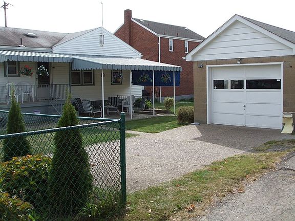 Single car detached garage