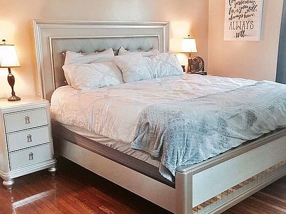 Master room upstairs 