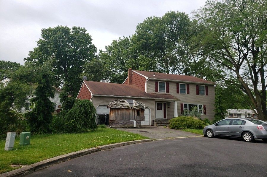 2nd image of 19 Rita Ct