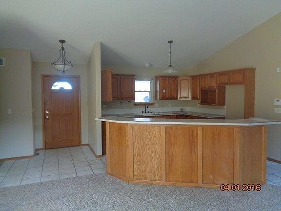 3rd image of 1724 E Lakeland Ct