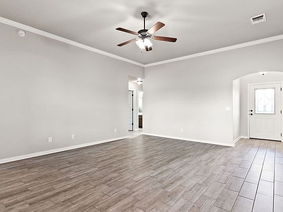 3rd image of 6908 Catherine Dr