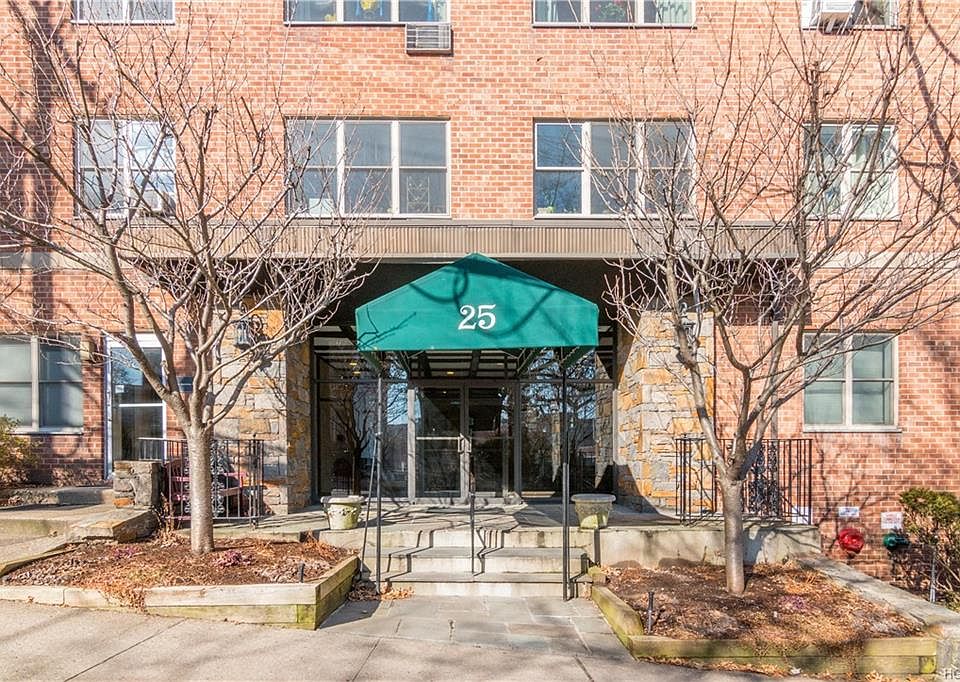 1st image of 25 Franklin Ave APT 2C