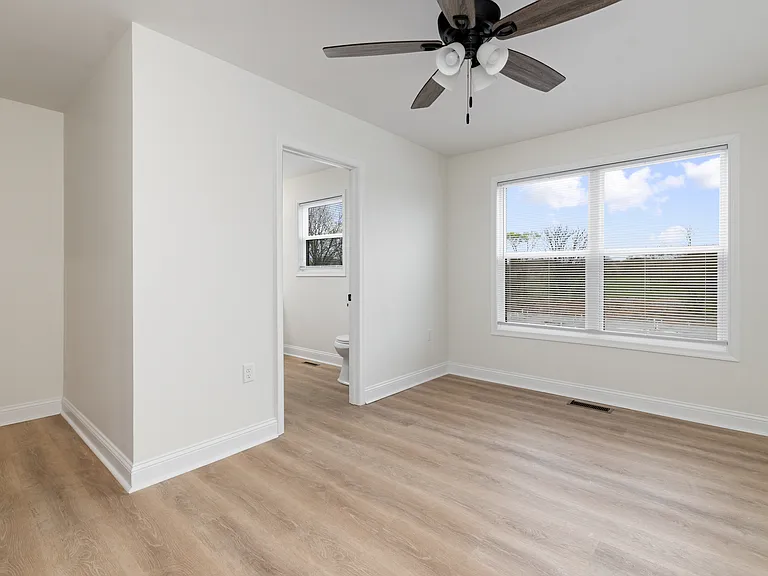 619 N Main St — Photo 21