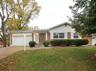 8525 Grantshire Ln, Saint Louis, MO 63123