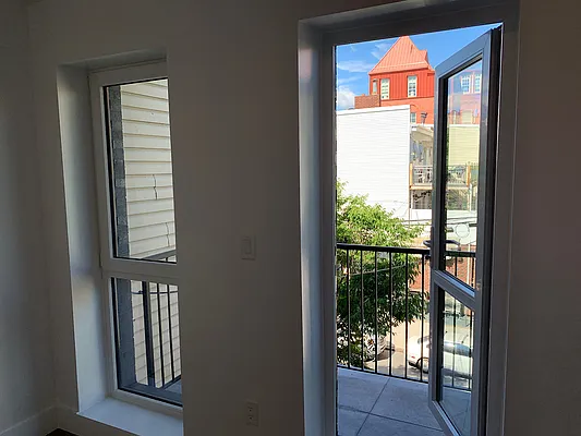 Rented by Corcoran | media 21