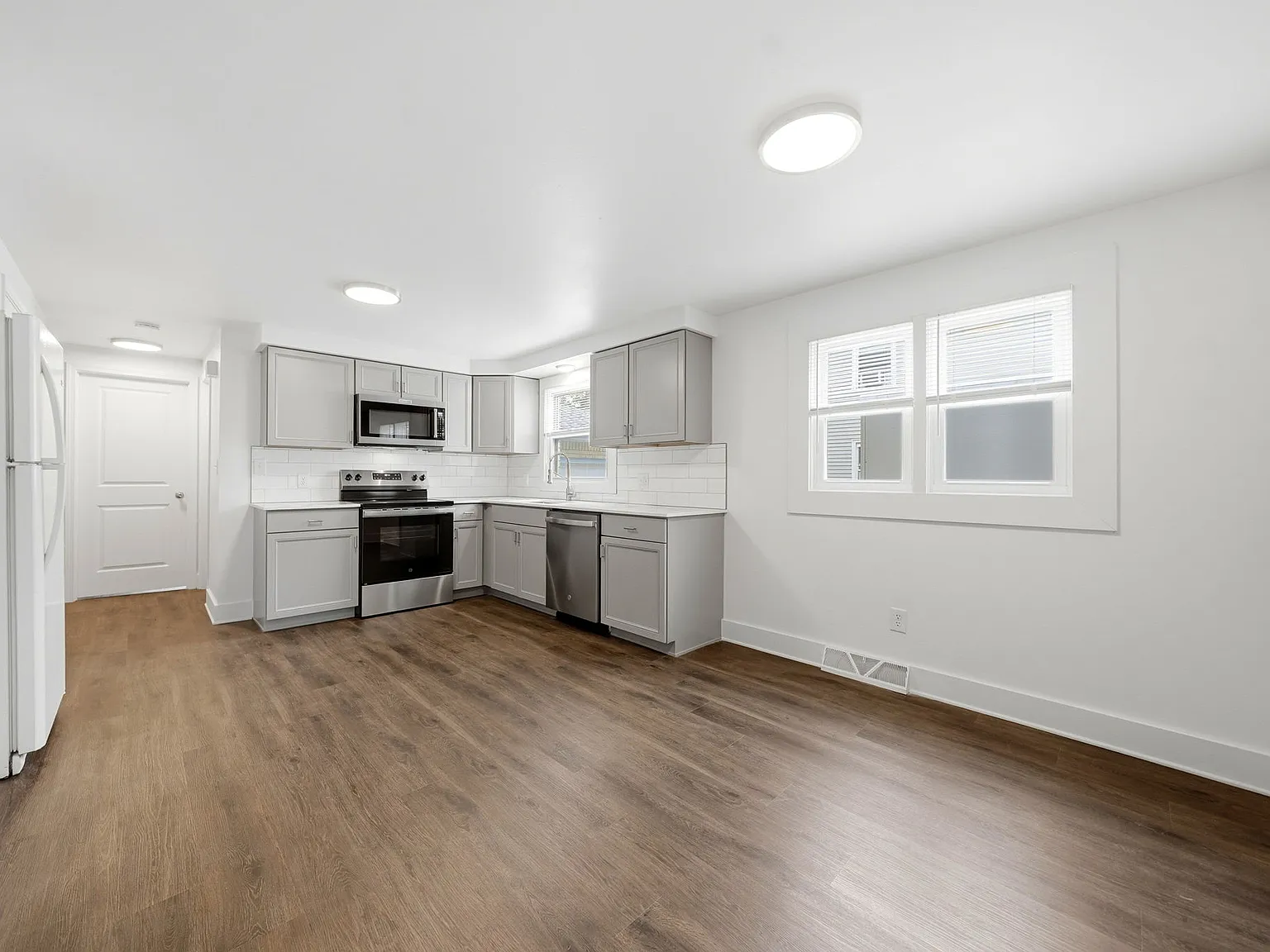3 bed, 1157 sqft, $1,825 — Photo 4