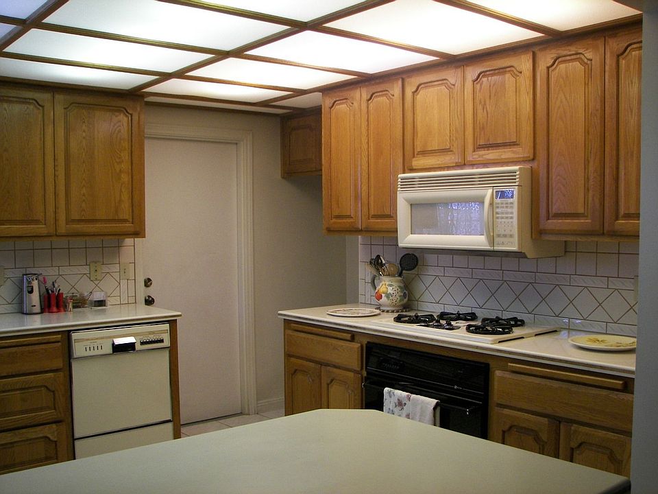 2nd image of 8371 Killarney Rd