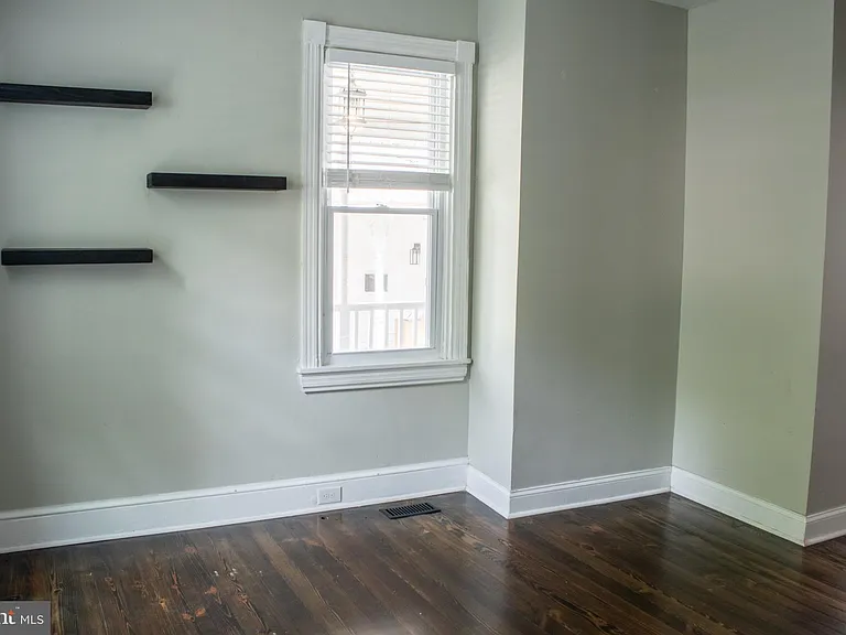 262 E Linden St — Photo 10