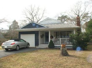 59 Old Depot Rd, Quogue, NY 11959