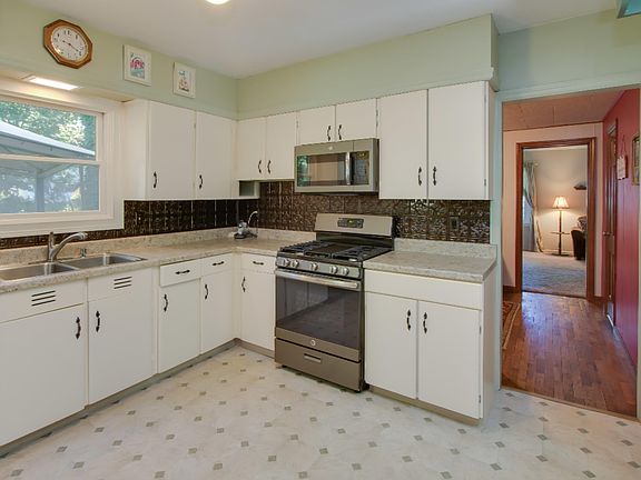 4th image of 1115 N Fletcher Ave