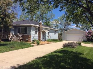 2905 Emerald Dr, Kalamazoo, MI 49001