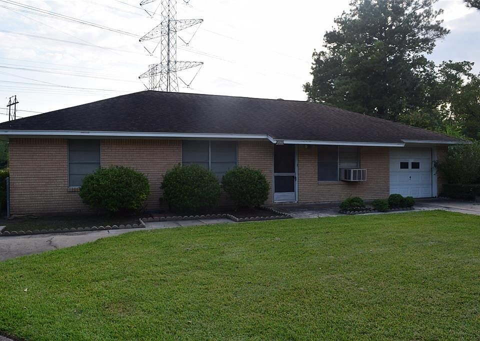 1st image of 2319 Carl Ct