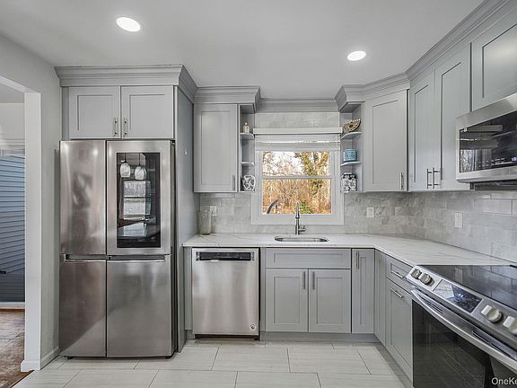 3rd image of 125 Lower Sheep Pasture Road