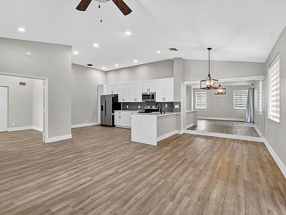 3rd image of 851 NW 42nd Place