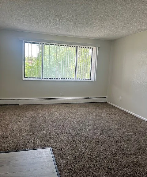 Orchard Glen Apartments — Photo 19