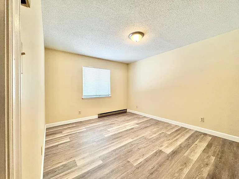 3016 Sherrill Avenue — Photo 4