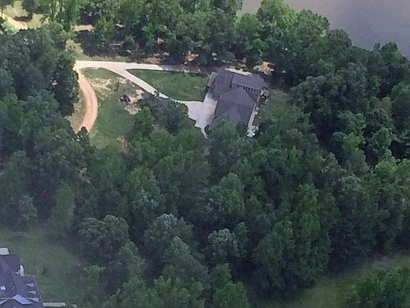 2nd image of 4199 Carolyn Dr