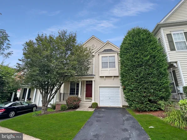813 Summer Walk Dr, Gaithersburg, MD 20878