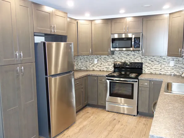 58TH WEST, 21215 58th Ave W APT 8, Mountlake Terrace, WA 98043