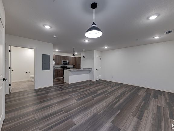 3rd image of 1900 Elaine Dr #332