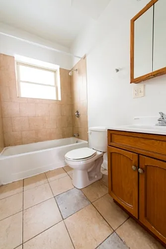 7241-49 S Phillips Ave Chicago, IL 60649 Photo 1