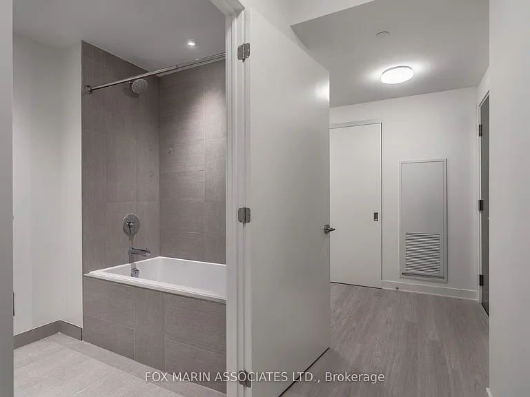 11 Yorkville Ave #802 — Photo 17
