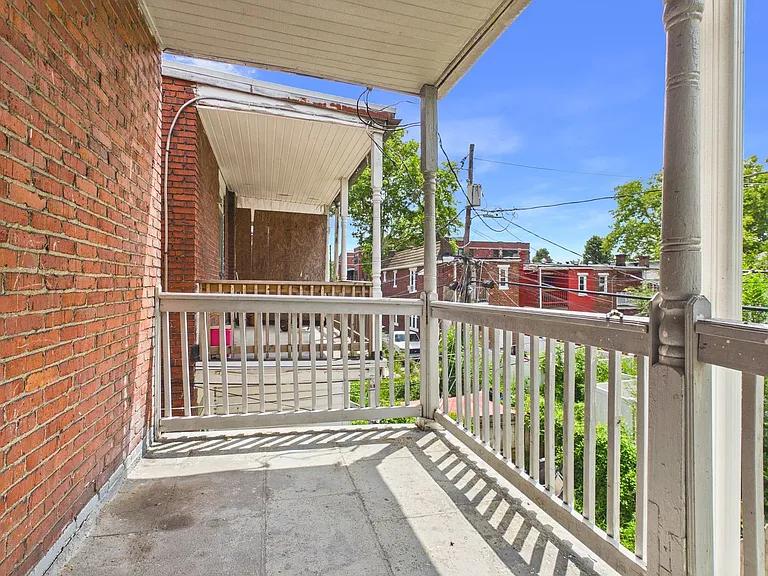 2614 Lexington St — Photo 37