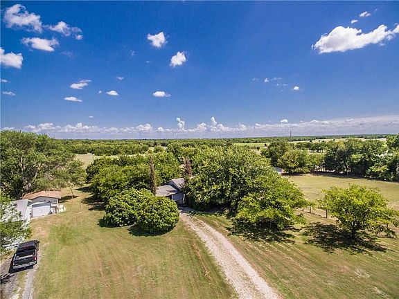 2nd image of 2839 County Road 696