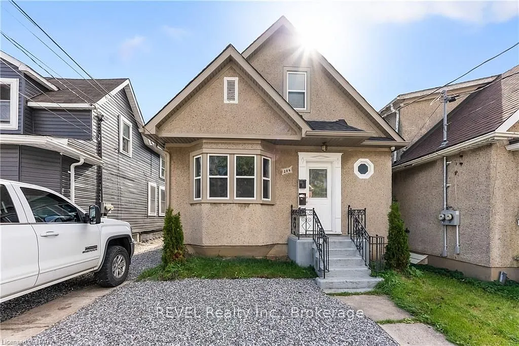 2 bed, $1,400 — Photo 1