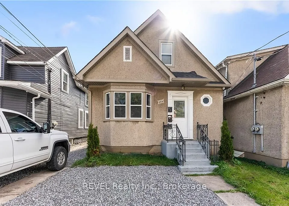 28 Division St #UPPER