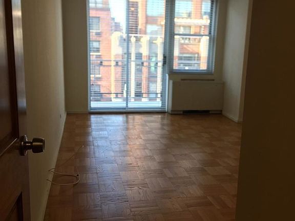 4th image of 401 E 81st St APT 11A