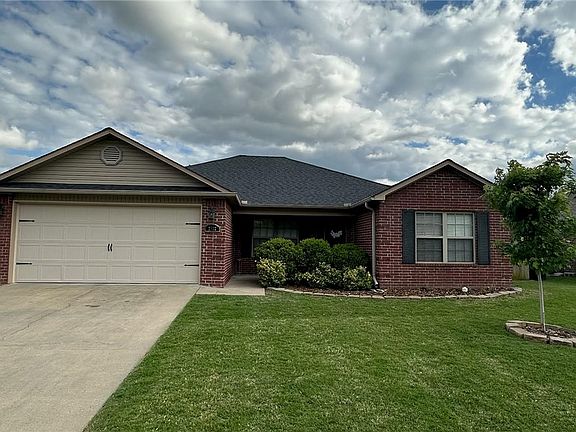 2nd image of 2987 Willow Spring Ct