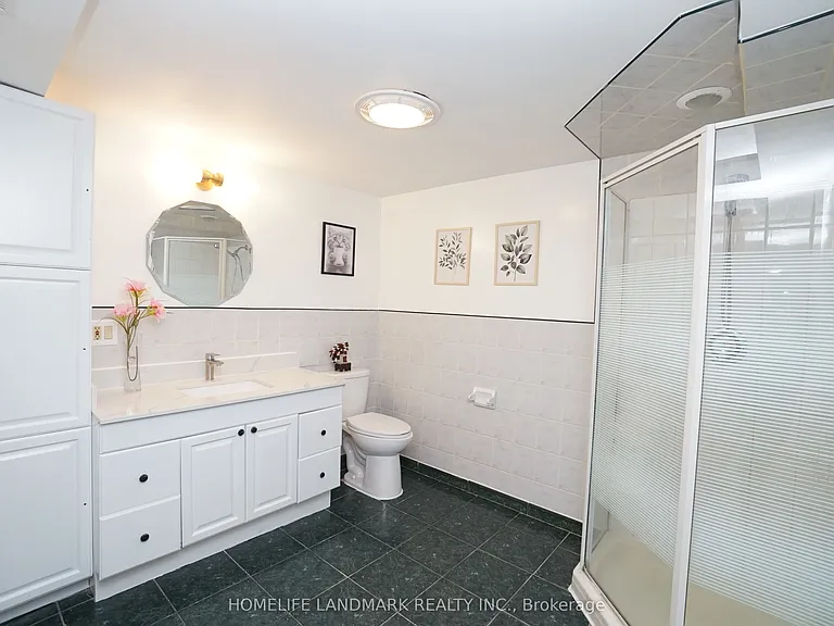 594 Queen Victoria Dr #GOUND BASEMENT — Photo 11