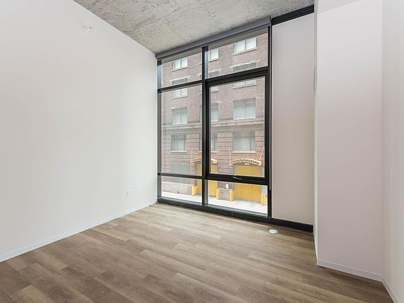 5th image of 1402 S Wabash Ave #1110