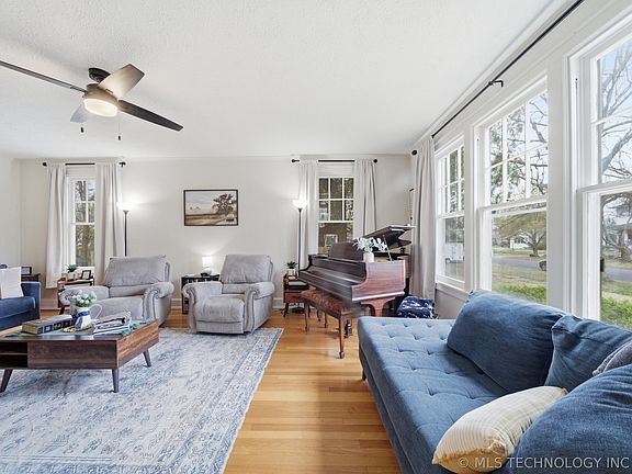 4th image of 420 S 13th St