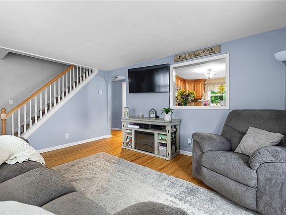 5th image of 5464 Kenwood Rd
