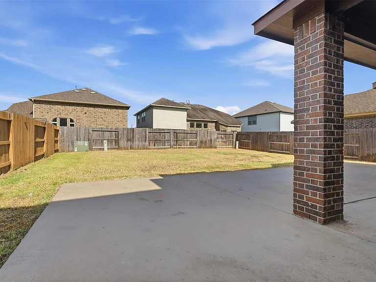 27947 Hendrix Park Dr — Photo 32