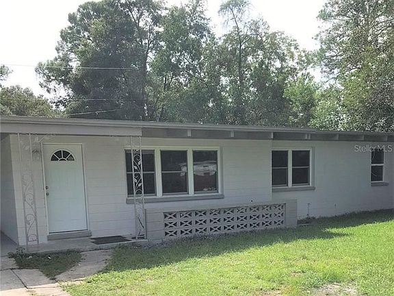 2nd image of 2831 NE 11th Ter