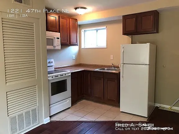 1221 47th Pl NE — Photo 24