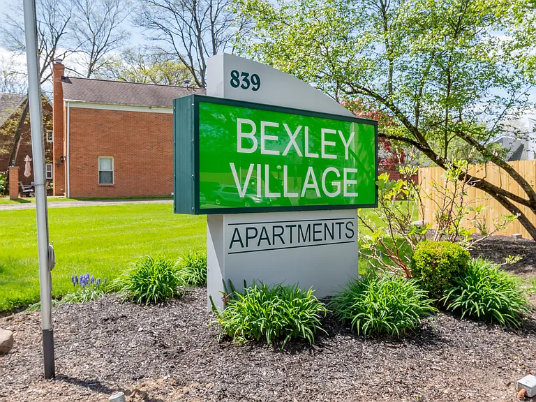 Bexley Village — Photo 22