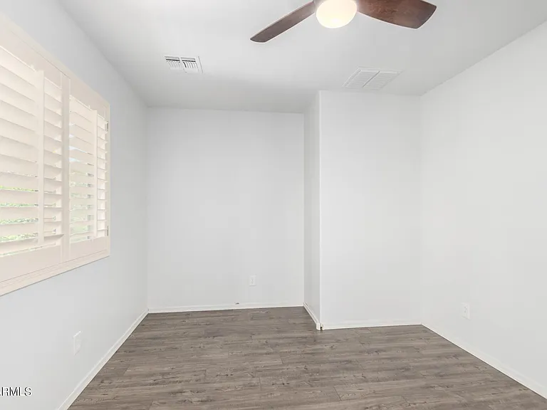 2227 E Stacey Rd — Photo 23