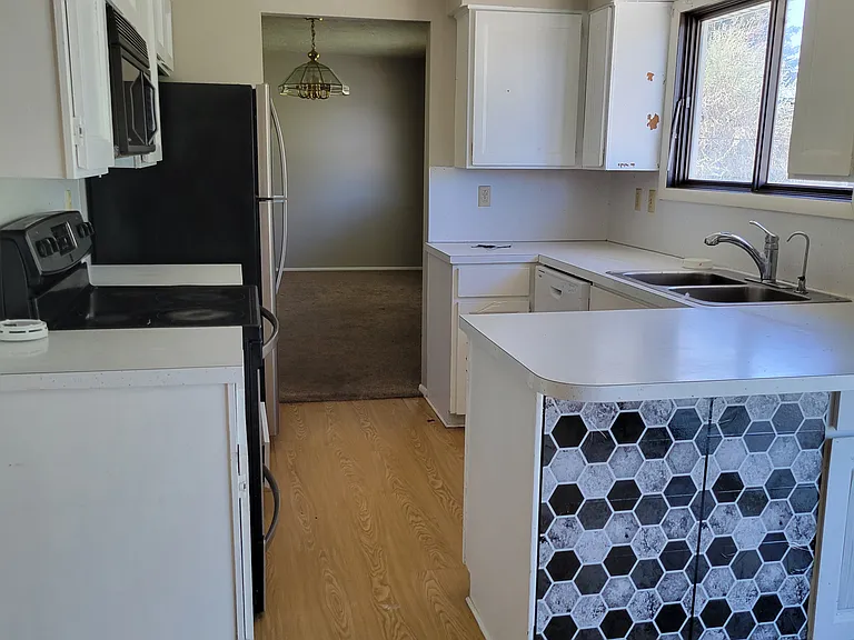 1461 Christensen Dr — Photo 6