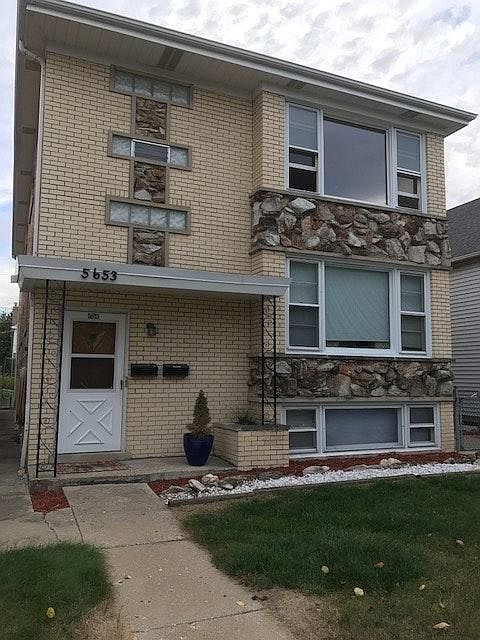 1st image of 5653 W Windsor Ave #G