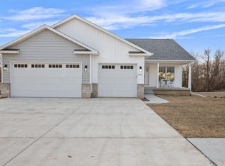 104 N 15th St, Leclaire, IA